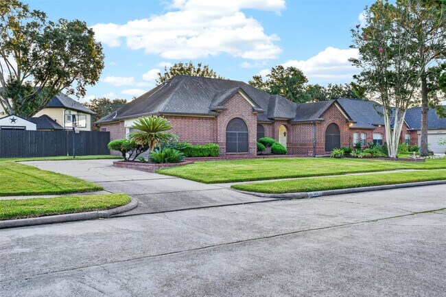 Photo - 18610 Autumn Hills Dr