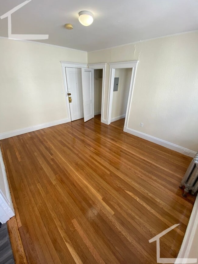 Photo - Avl 3/4/26 No Fee! Renovated 1BR in Fenway elevator building