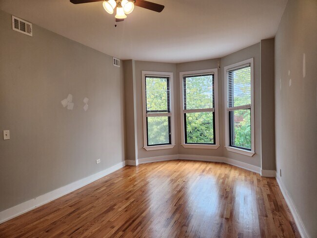 627 W Oakdale Ave Unit 3