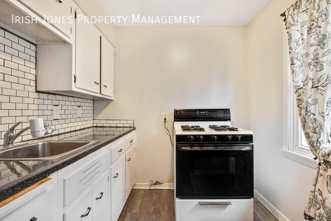 Building Photo - 24 Red Jacket Pkwy Unit Apt. 2