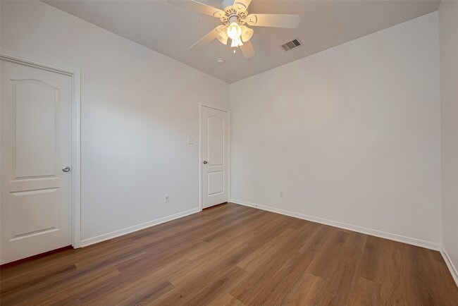 Photo - 502 Stream Mill Ln