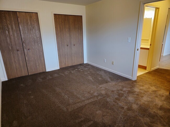 Bedroom Double Closets - Flora Woods Apartments