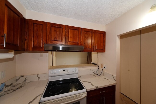 Photo - 430 Keoniana St Unit 1114
