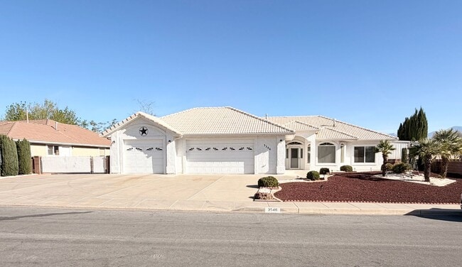 Building Photo - Snow Canyon Views!