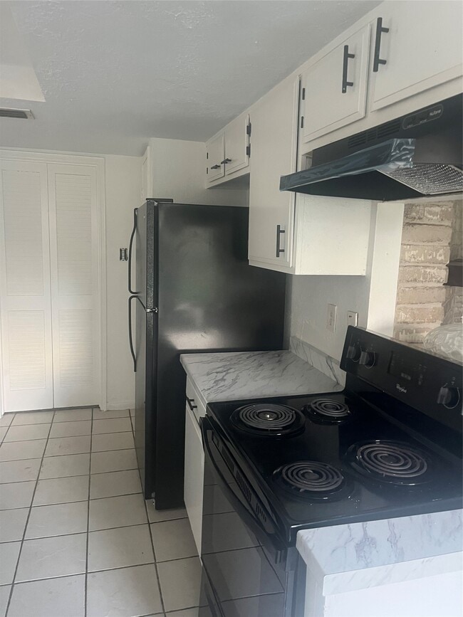 Photo - 7015 Maple Fox Dr