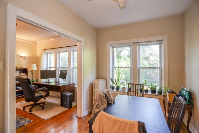 Photo - 613 W Arlington Pl Unit 1