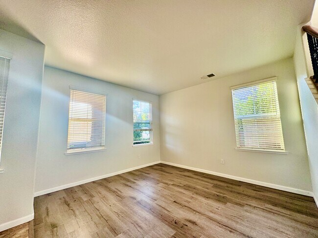 Photo - 4141 Aragon Way Casa