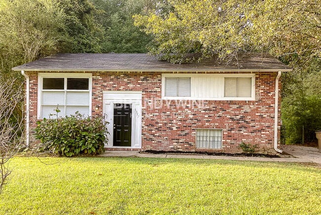 Building Photo - 1357 Heather Cir