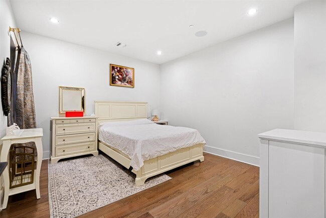 Photo - 227 4th St Unit 201