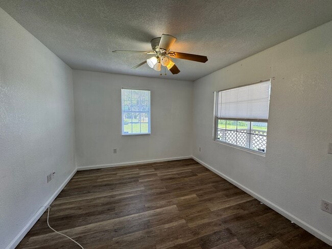 Photo - Charming 3 bedroom, 2 bath Florida Cracker-style home in Lake City