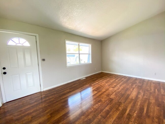 Photo - Spacious 3 Bedroom with Updated Kitchen - Vouchers Welcome