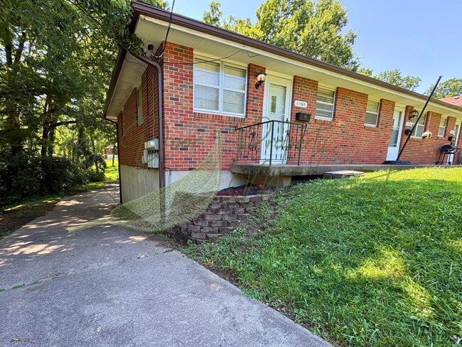 Photo - Charming 1 Bed, 1 Bath Triplex with Private Garage in Sugar Creek!