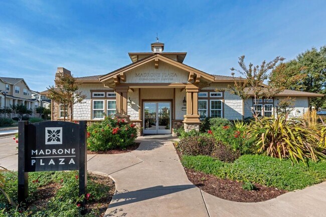 Photo - Exceptional 3 Bed 2.5 Bath Townhome in Mor...