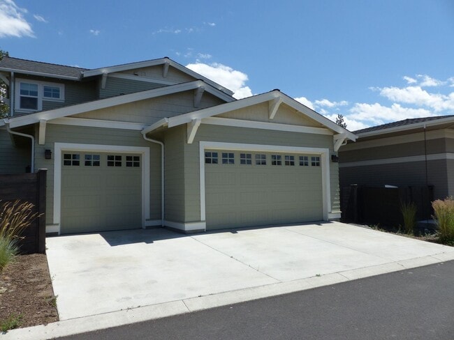 Photo - Beautiful 3 Bed/2.5 Bath Home in NW Bend - Fields Street