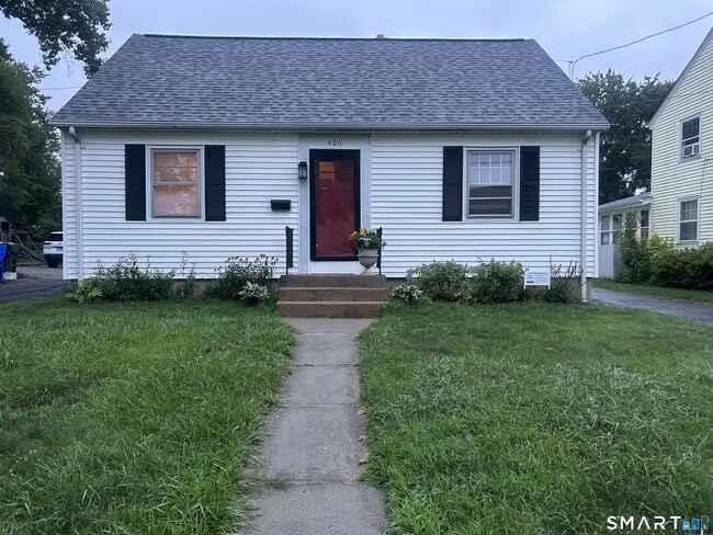 Building Photo - 406 Oakwood Ave
