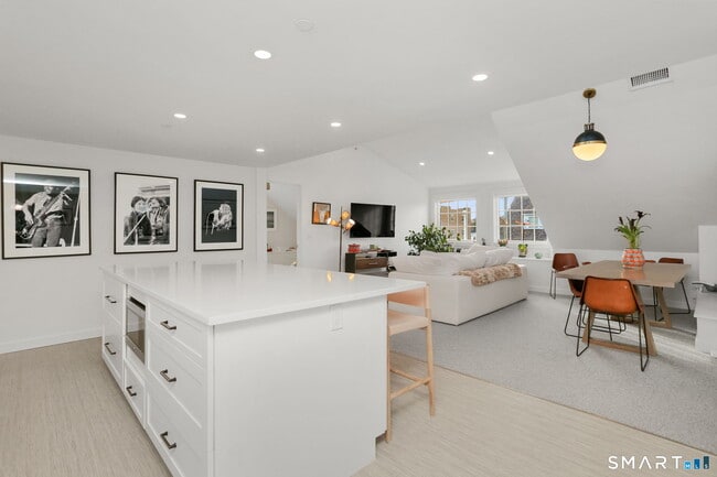 Photo - 140 Rowayton Ave Unit E