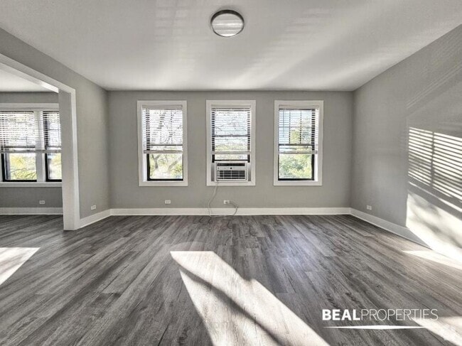Building Photo - 1 bedroom in GLENCOE IL 60022 Unit B1 Rental