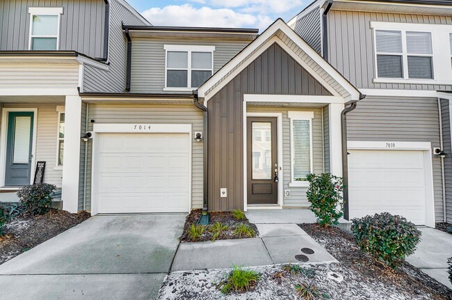 Move-in Ready Modern Townhome!! - Move-in Ready Modern Townhome!!