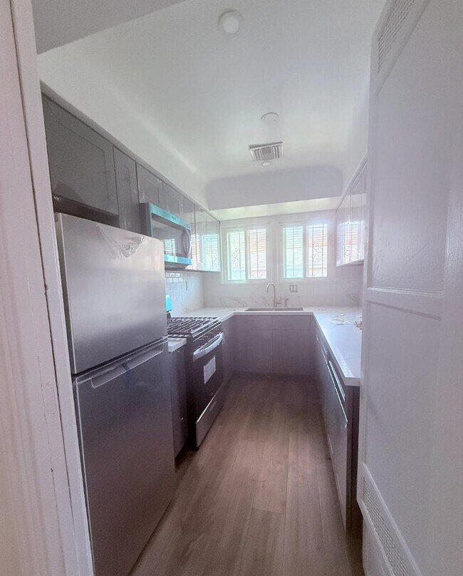 Photo - 10112 S 8th Ave