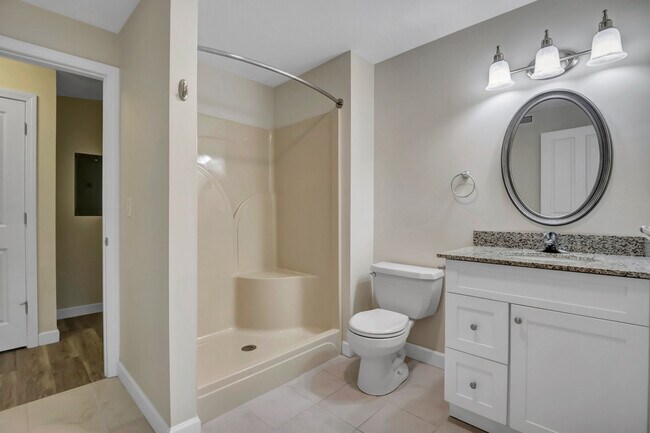 Baño - 377 Main St Unidad 208