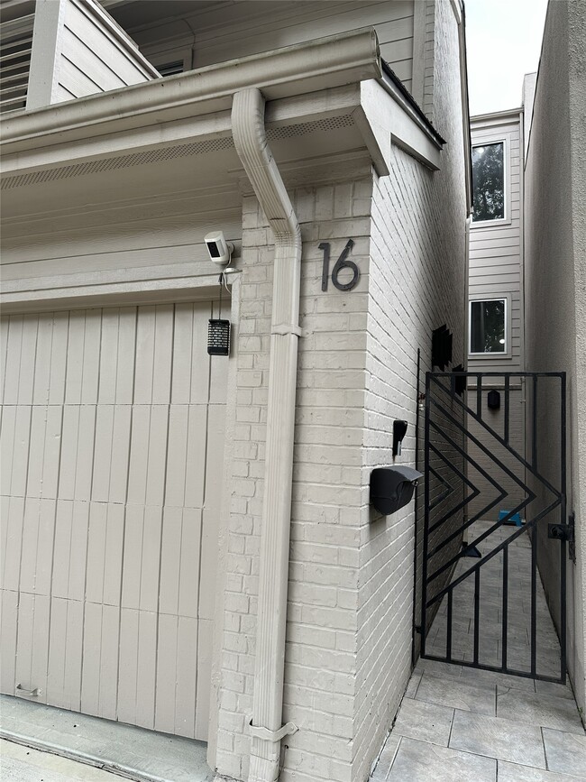 Photo - 16 Alpine Ct