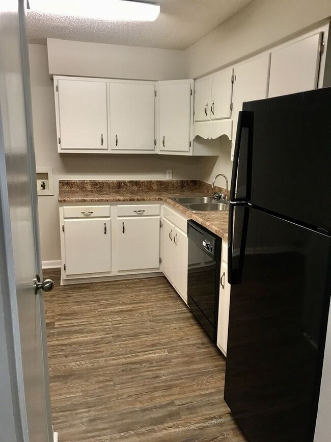 Photo - Camellia Court Apartments