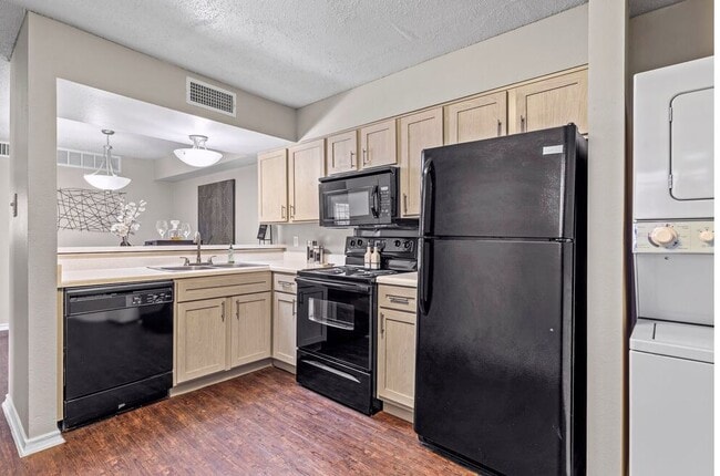 Photo - The Courts Of Bedford