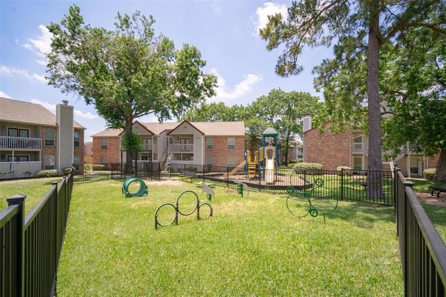 Photo - 12800 Woodforest Blvd Apartamento Unidad N2407