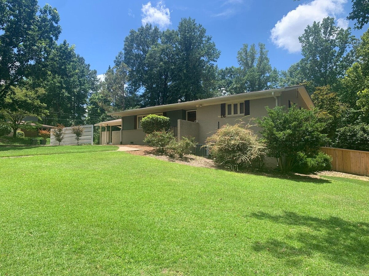 Great Location on this 4 Bedroom Home in A... - Great Location on this 4 Bedroom Home in A...