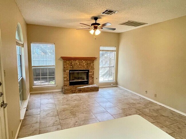 Photo - 1300 Nightingale Dr