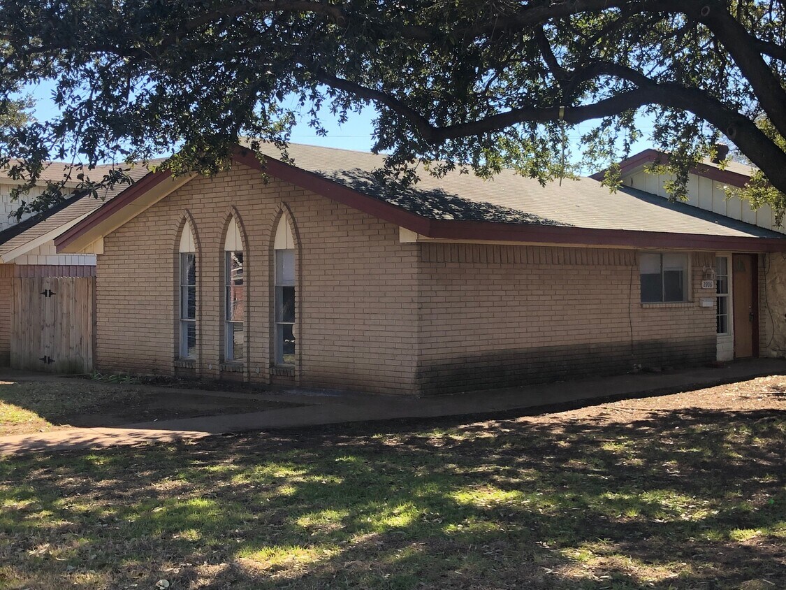 Photo - 2906 Lourdes St (Dallas, TX)