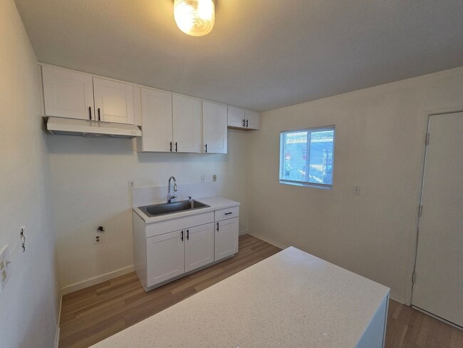 Photo - Small 1+1 first floor apartment in Port Hueneme - newly remodeled!