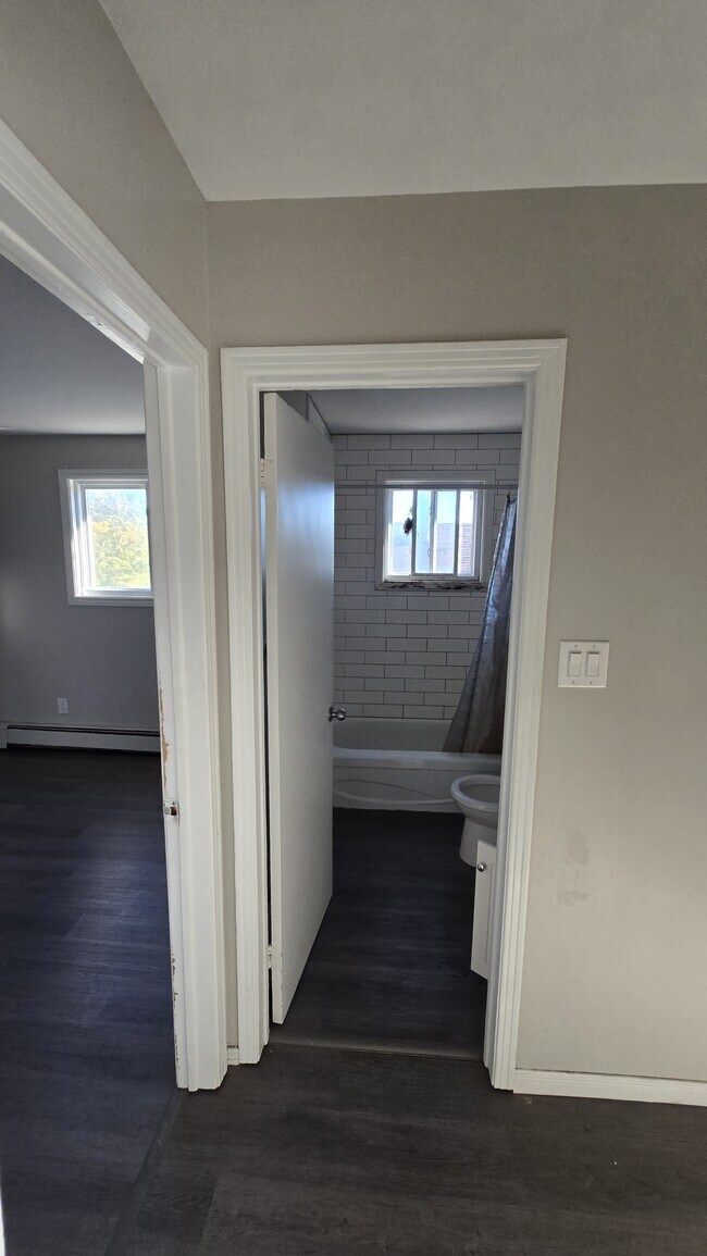 Photo - 91 Atkinson Ave Unit 8