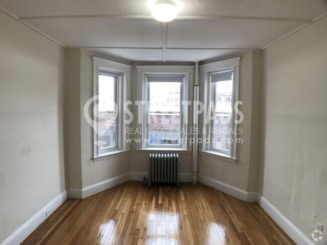 Building Photo - bedroom in Boston MA 02215 Rental
