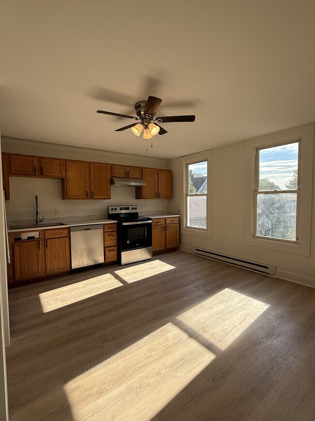 1. Kitchen/Dining Room - 424 Beaver St Unit Apt. 2