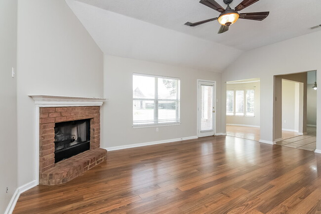 Photo - 7354 Pamela Cove