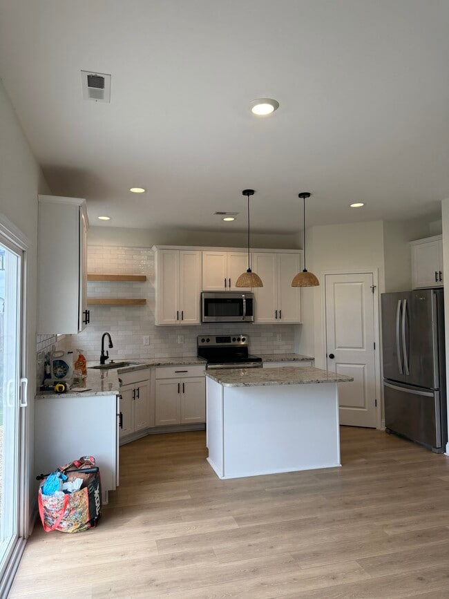 Photo - 1421 Branch Row