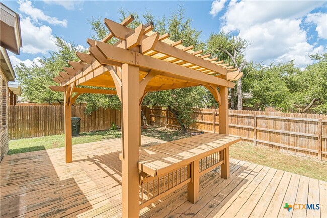 Building Photo - 124 Mary Max Cir