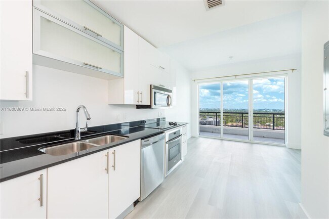 Building Photo - 60 SW 13th St Unit 2019 Rental