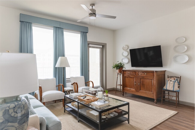 Photo - Kelly Hollow