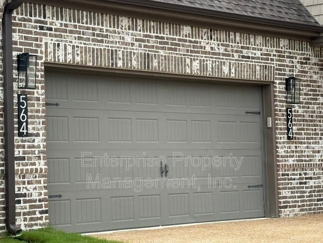 Photo - 564 Holden Dr