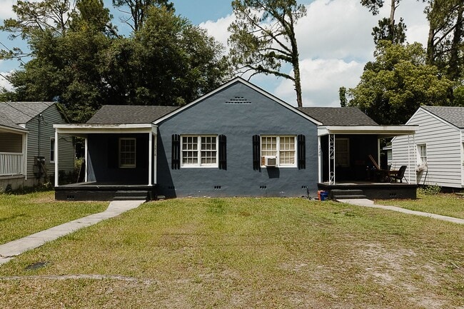 Photo - 1718-1720 E 39th St Unit 1718 E 39