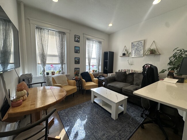 Photo - 50 Queensberry St Condo Unit 2DY