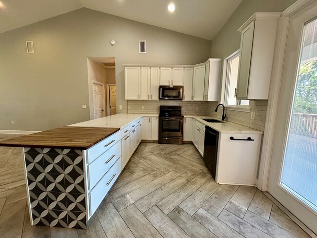 Photo - 1027 Campbell Ave