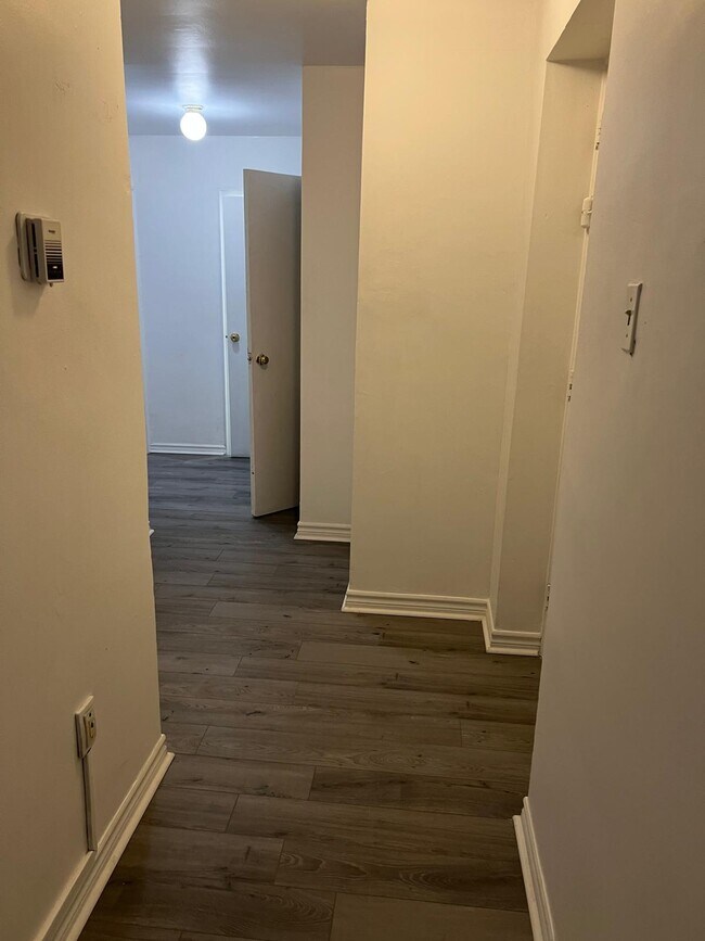 Photo - 2448 Carling Ave Unité 403