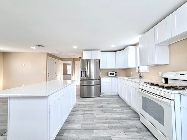 Photo - 1572 Summit Ave Unit 2