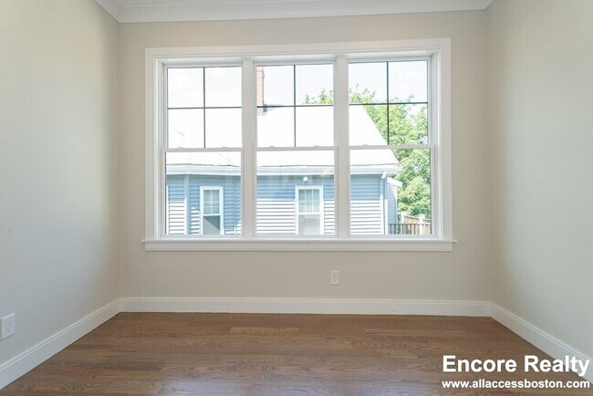 Photo - 3247 Washington St Unit 3