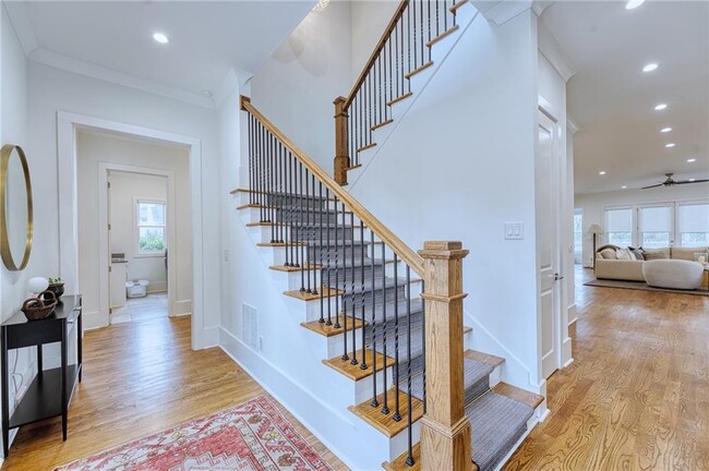 Photo - 2975 Osborne Rd NE