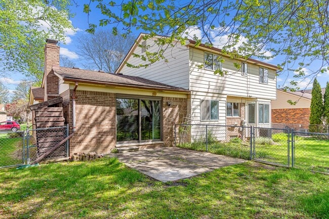 Photo - 46323 Gainsborough Dr