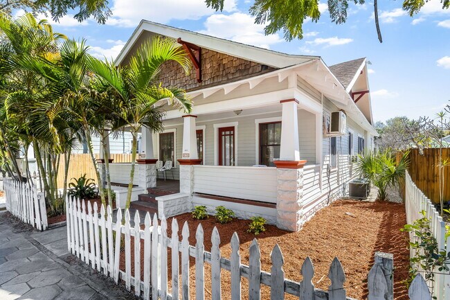 Photo - 620 7th Ave N